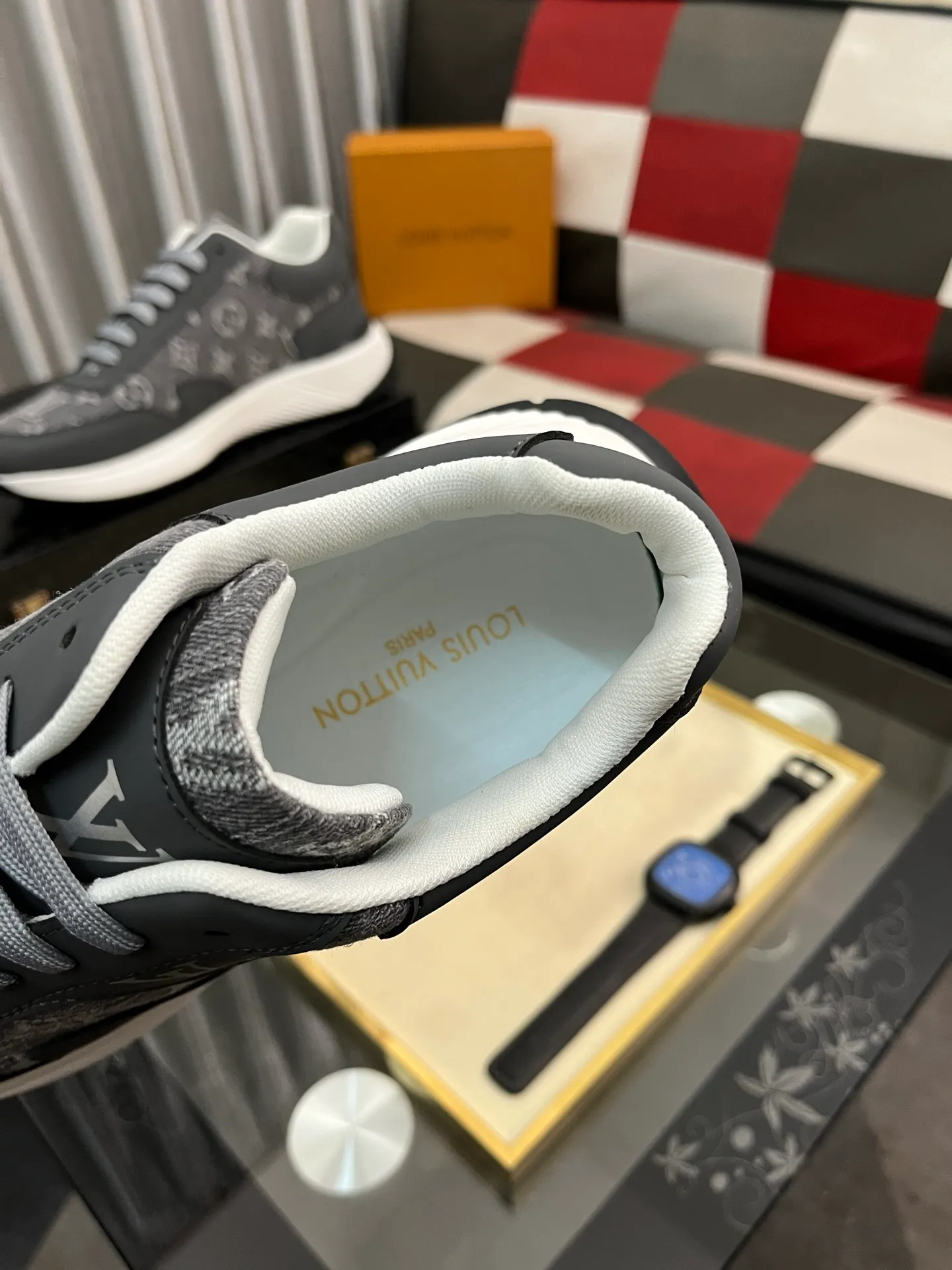 Men's shoes 💰458⌚️⌚️【LOUlS VUlTTON】Louis Vuitton ~ unique and casual style. LV counter purchasing 🏃casual shoes😍😍 are on sale at the men's counter at the same time. Italian imported brands select top-layer Italian cowhide. 🐑Sheepskin lining (refuses to discolor and grind feet) Sole: Original sole specially provided by the original factory 🎬Better in kind Code number: 38-444⃣️Color selection